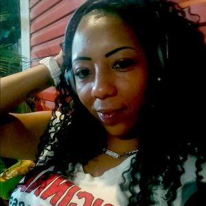 Meet your Posher, Leslie